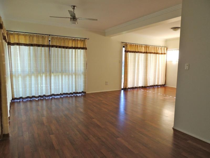 30 Paula Parade, Lamb Island QLD 4184