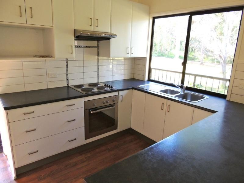 30 Paula Parade, Lamb Island QLD 4184