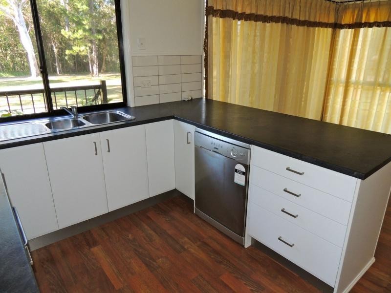 30 Paula Parade, Lamb Island QLD 4184