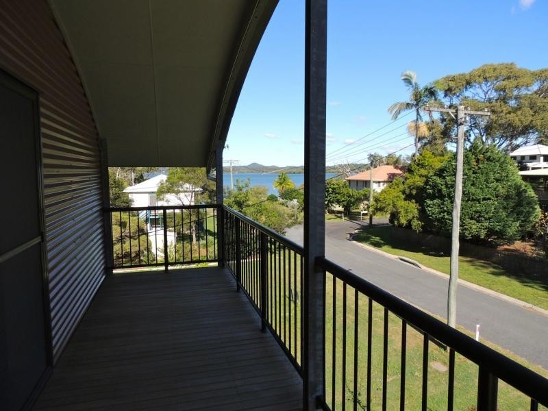 30 Paula Parade, Lamb Island QLD 4184