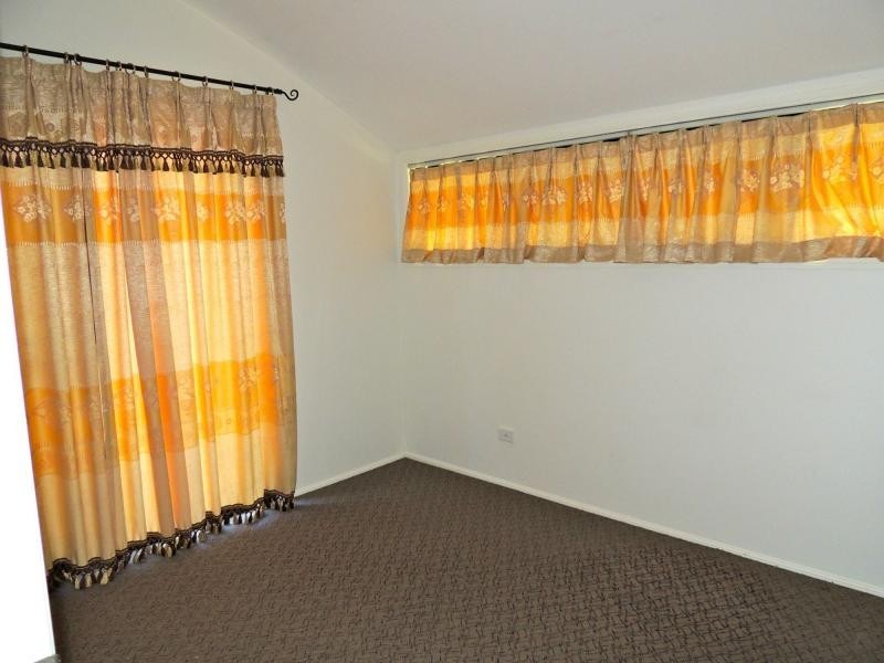 30 Paula Parade, Lamb Island QLD 4184