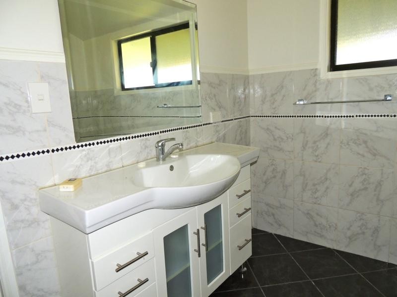 30 Paula Parade, Lamb Island QLD 4184