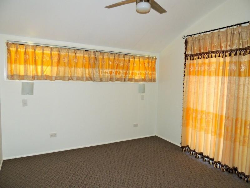 30 Paula Parade, Lamb Island QLD 4184