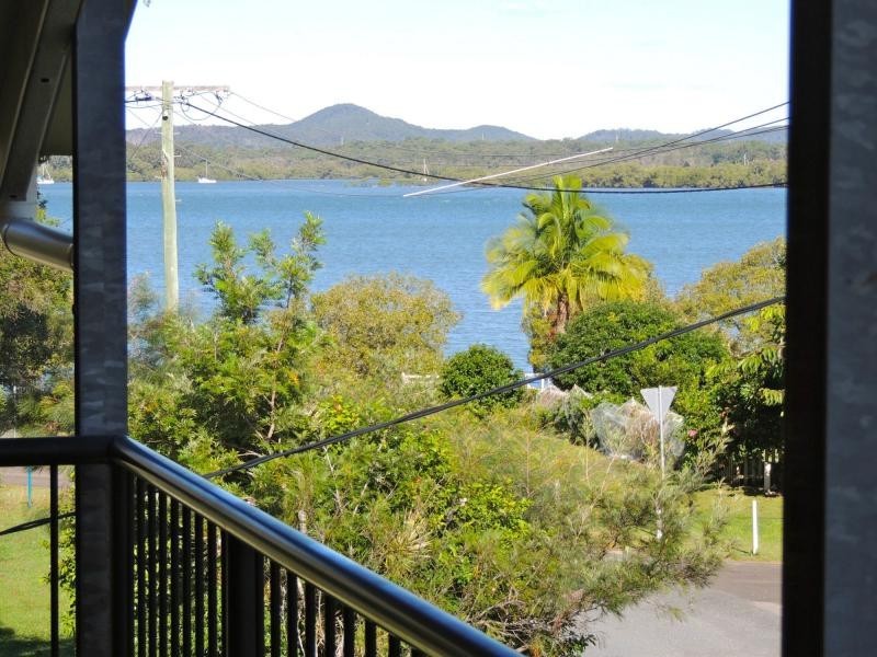30 Paula Parade, Lamb Island QLD 4184