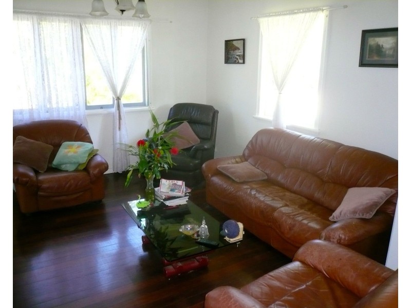 1 Oomool Street, Macleay Island QLD 4184