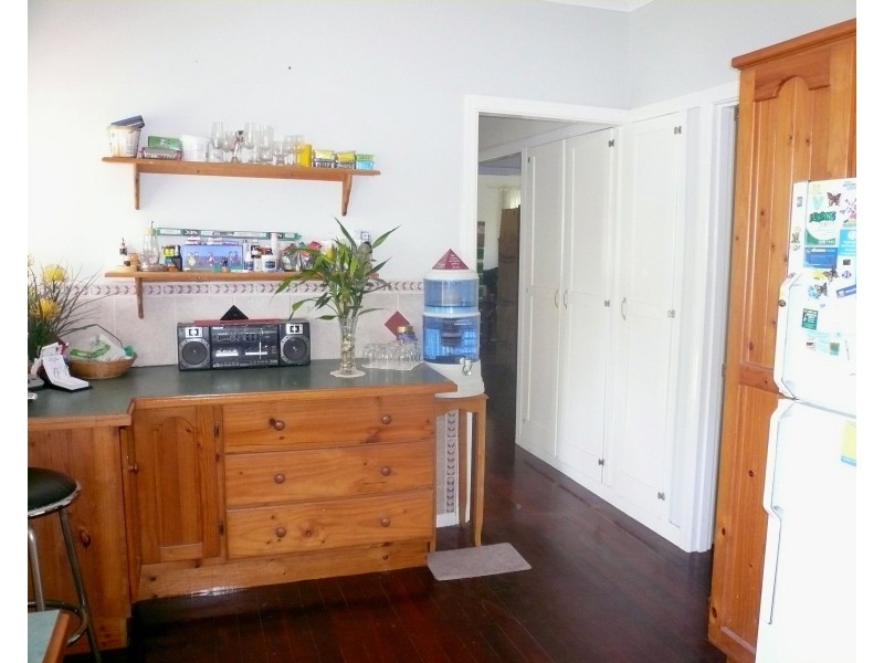 1 Oomool Street, Macleay Island QLD 4184