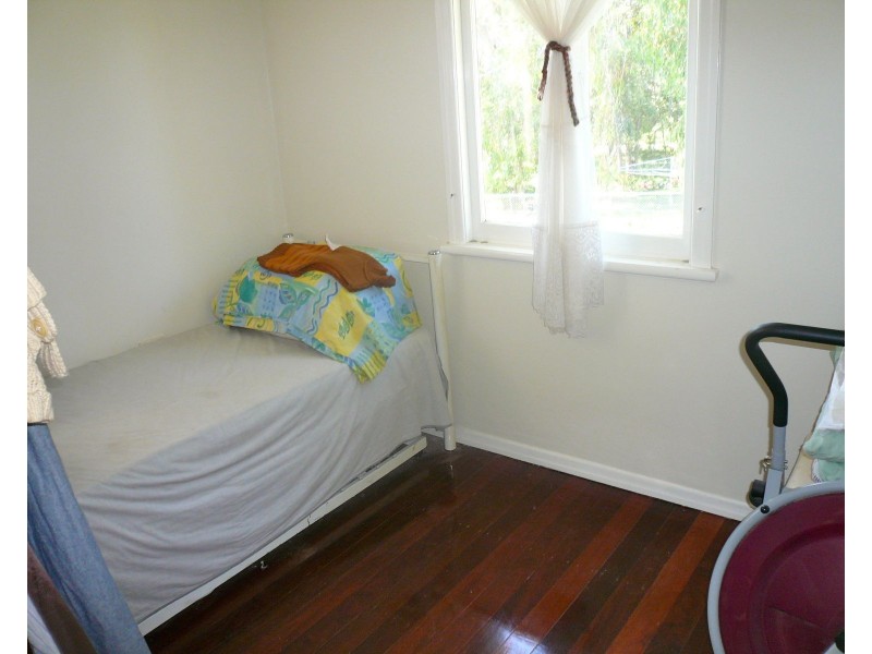 1 Oomool Street, Macleay Island QLD 4184