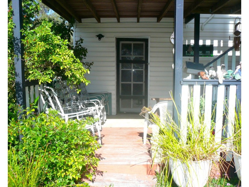 1 Oomool Street, Macleay Island QLD 4184
