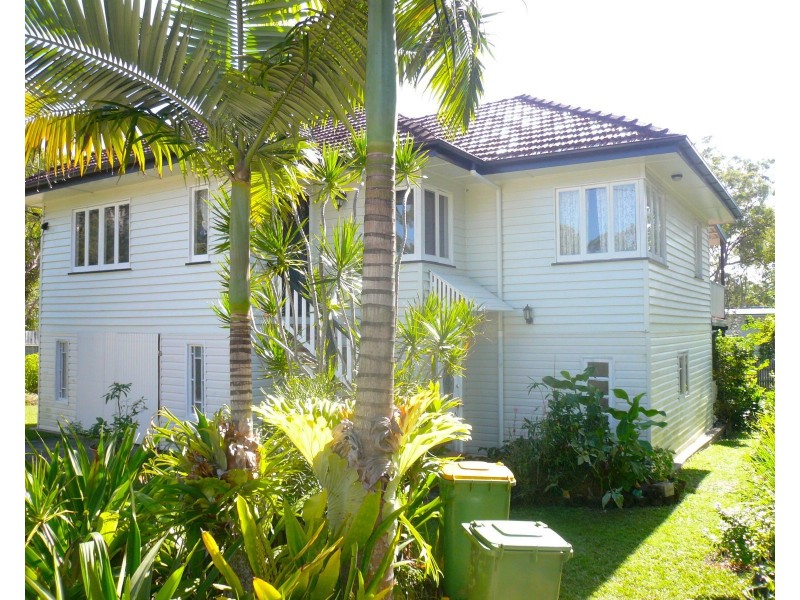1 Oomool Street, Macleay Island QLD 4184
