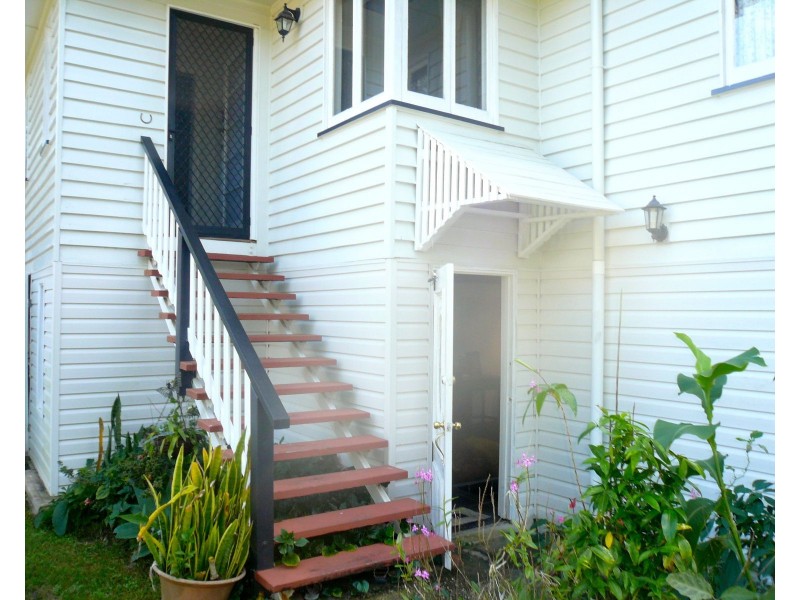 1 Oomool Street, Macleay Island QLD 4184