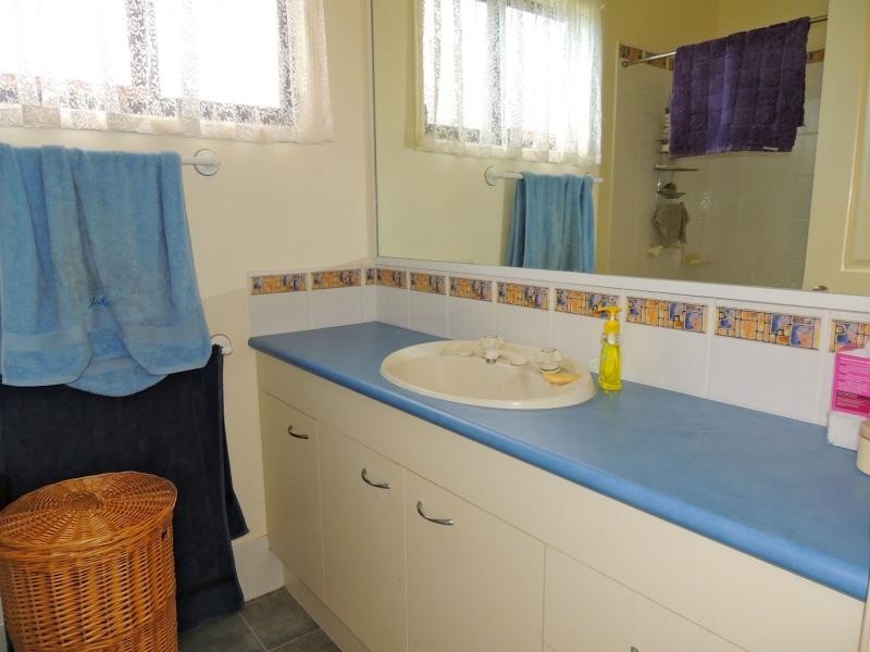 15 Pine Avenue, Lamb Island QLD 4184