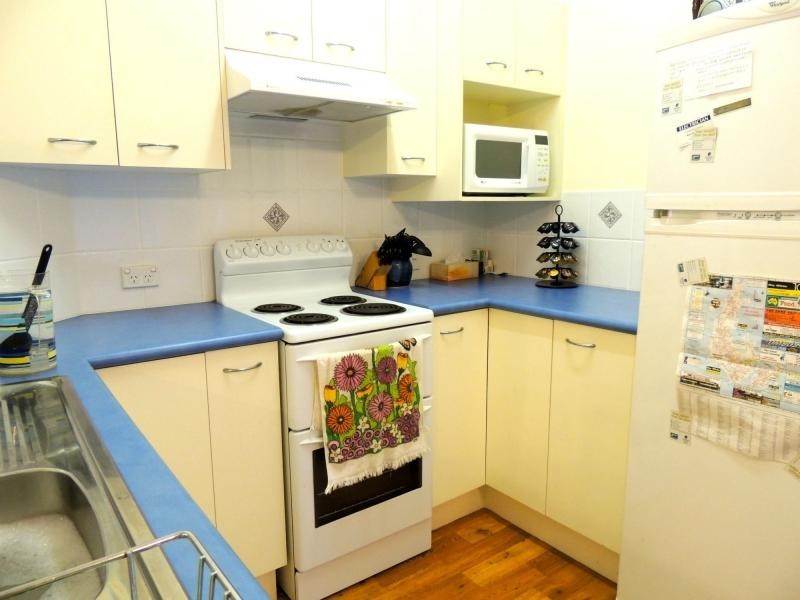15 Pine Avenue, Lamb Island QLD 4184