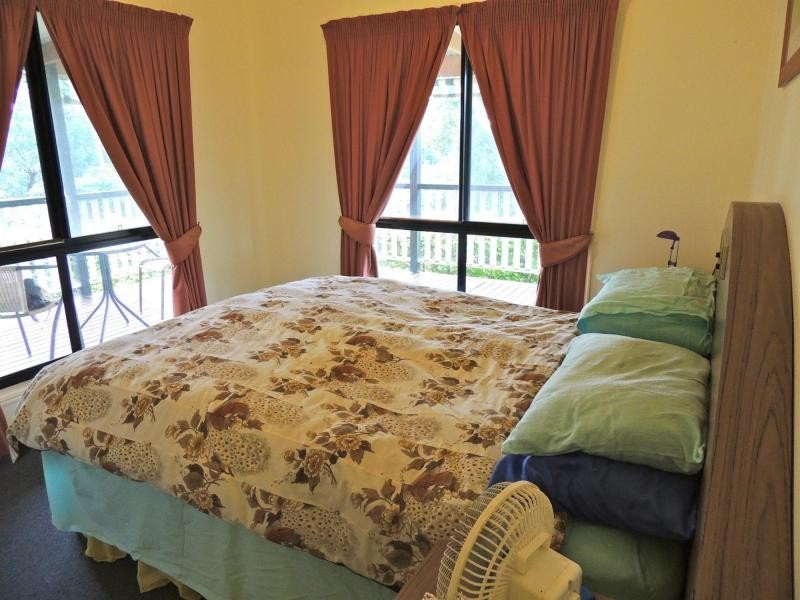 15 Pine Avenue, Lamb Island QLD 4184
