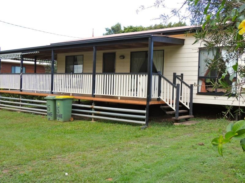 15 Pine Avenue, Lamb Island QLD 4184