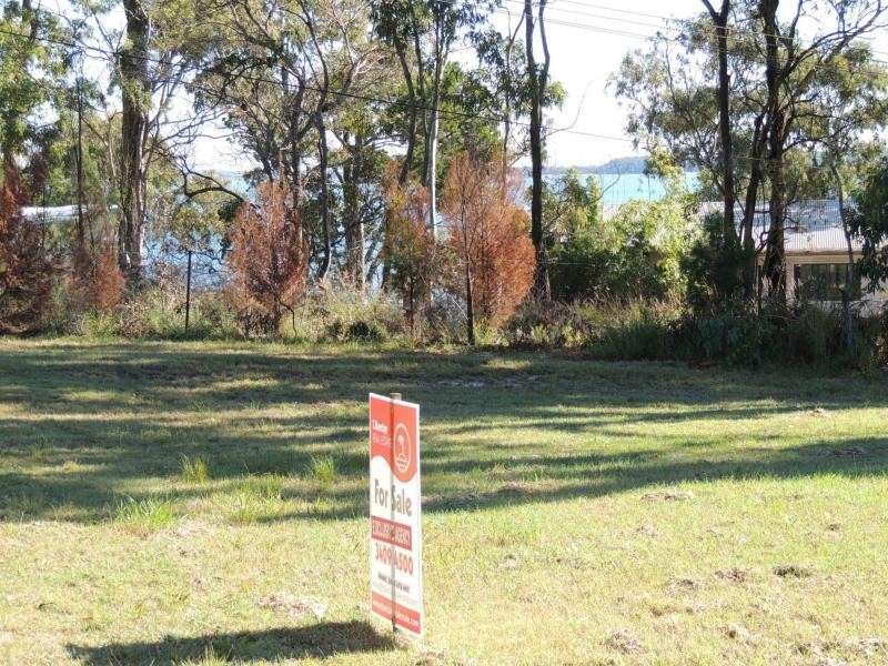 31 Wharf Street, Macleay Island QLD 4184