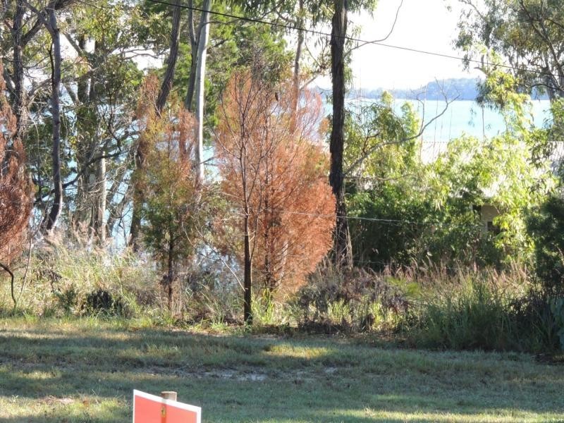 31 Wharf Street, Macleay Island QLD 4184