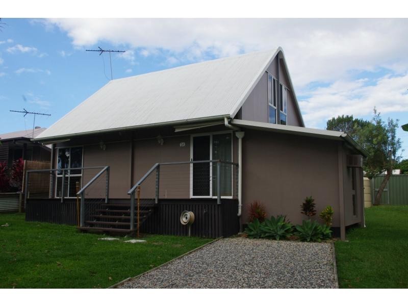 24 Rhodes Street, Macleay Island QLD 4184