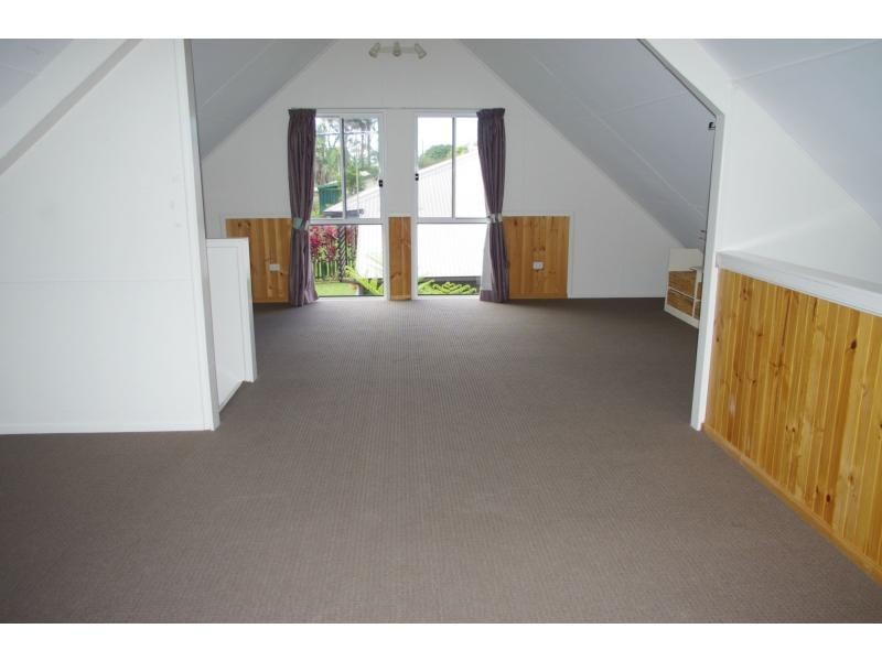 24 Rhodes Street, Macleay Island QLD 4184