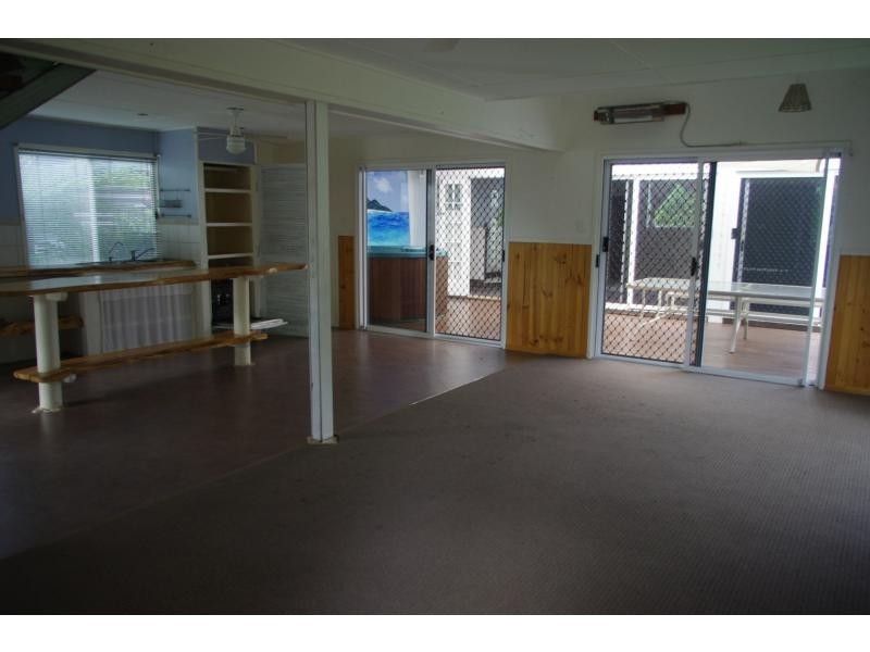 24 Rhodes Street, Macleay Island QLD 4184