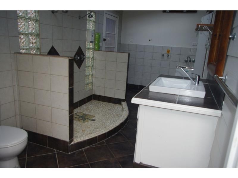 24 Rhodes Street, Macleay Island QLD 4184