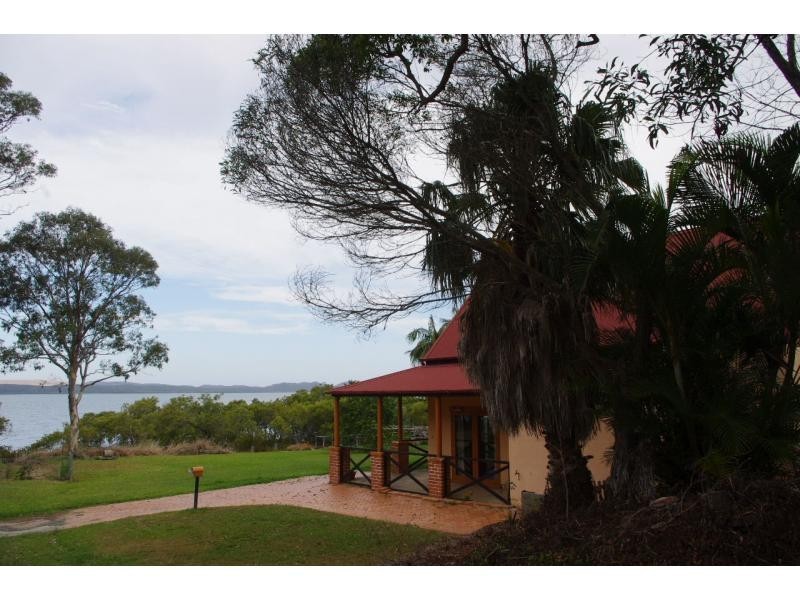 34 Kooberry Street, Macleay Island QLD 4184