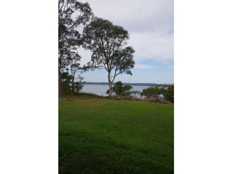 34 Kooberry Street, Macleay Island QLD 4184