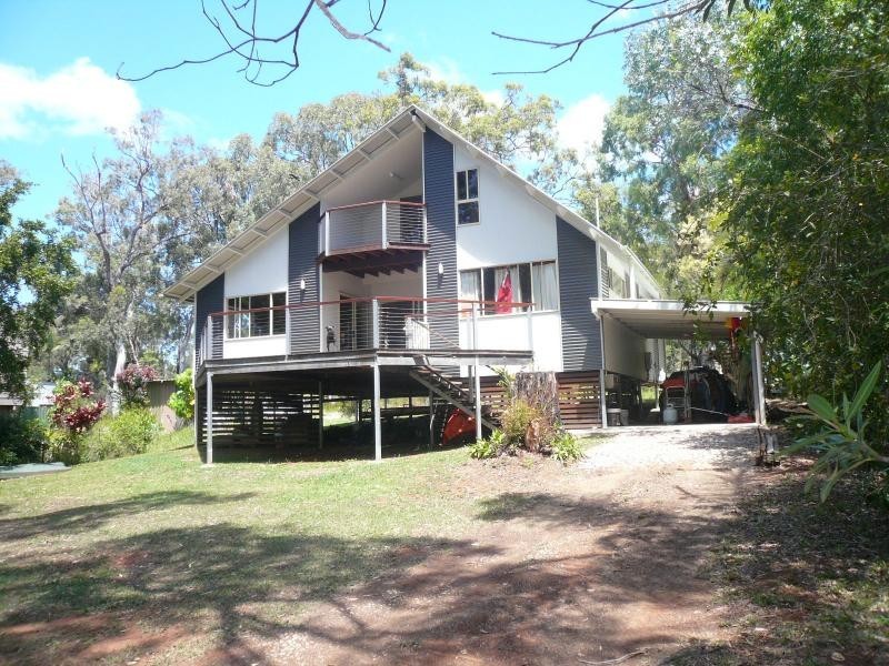 36 Blue Bay Crescent, Macleay Island QLD 4184