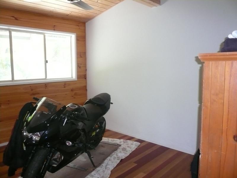 36 Blue Bay Crescent, Macleay Island QLD 4184