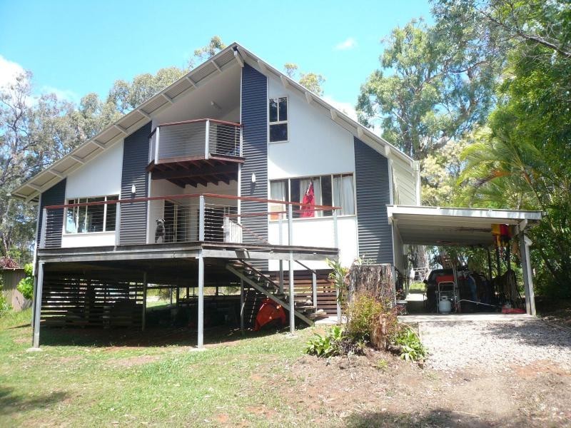 36 Blue Bay Crescent, Macleay Island QLD 4184