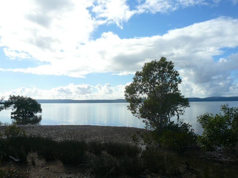34 Kooberry Street, Macleay Island QLD 4184