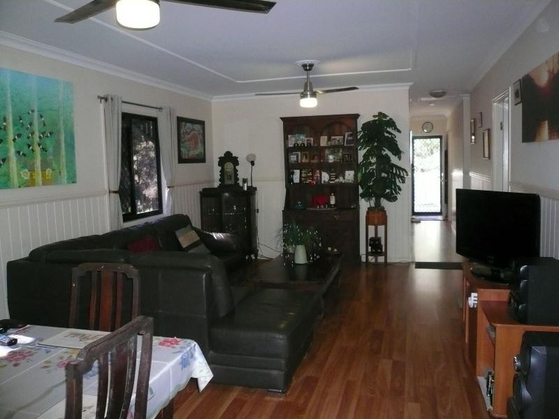 3 Dinjerra Street, Macleay Island QLD 4184