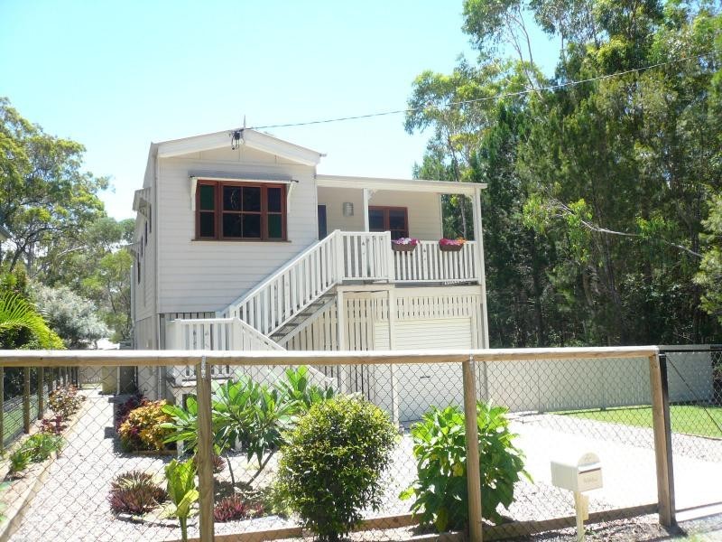 3 Dinjerra Street, Macleay Island QLD 4184
