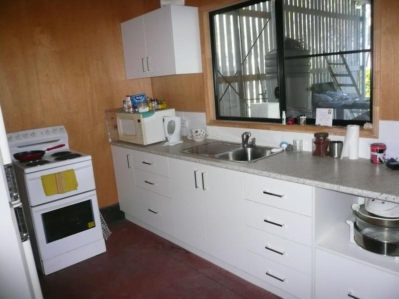 3 Dinjerra Street, Macleay Island QLD 4184