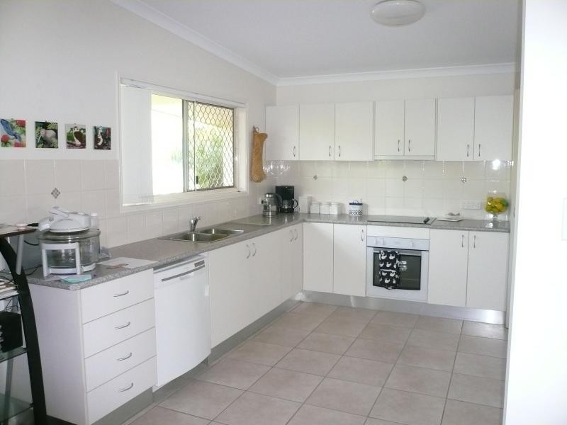 17 Francis Road, Macleay Island QLD 4184