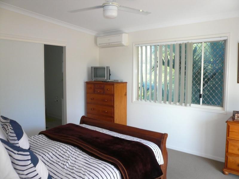17 Francis Road, Macleay Island QLD 4184