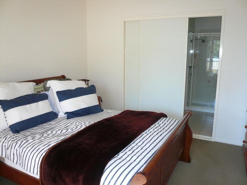 17 Francis Road, Macleay Island QLD 4184