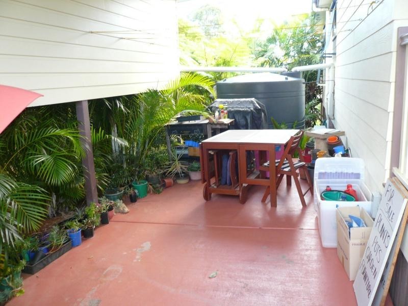 17 Francis Road, Macleay Island QLD 4184