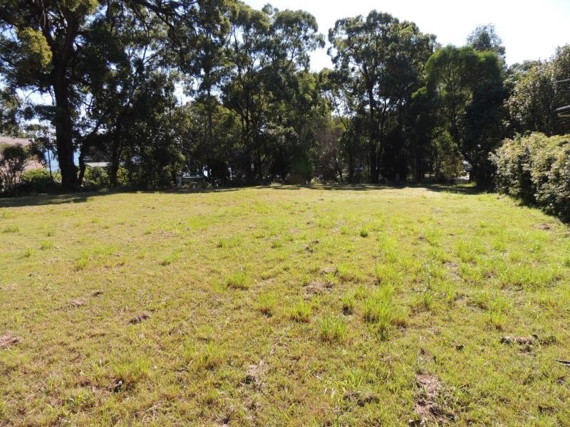 31 Wharf Street, Macleay Island QLD 4184