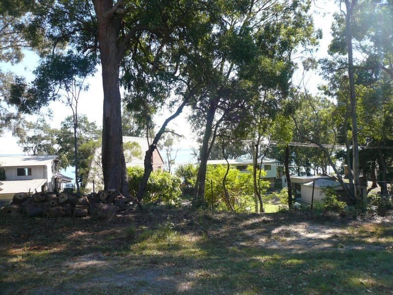 31 Wharf Street, Macleay Island QLD 4184