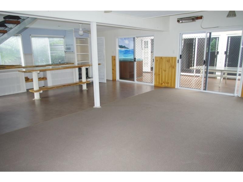 24 Rhodes Street, Macleay Island QLD 4184