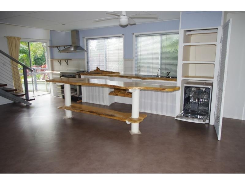 24 Rhodes Street, Macleay Island QLD 4184