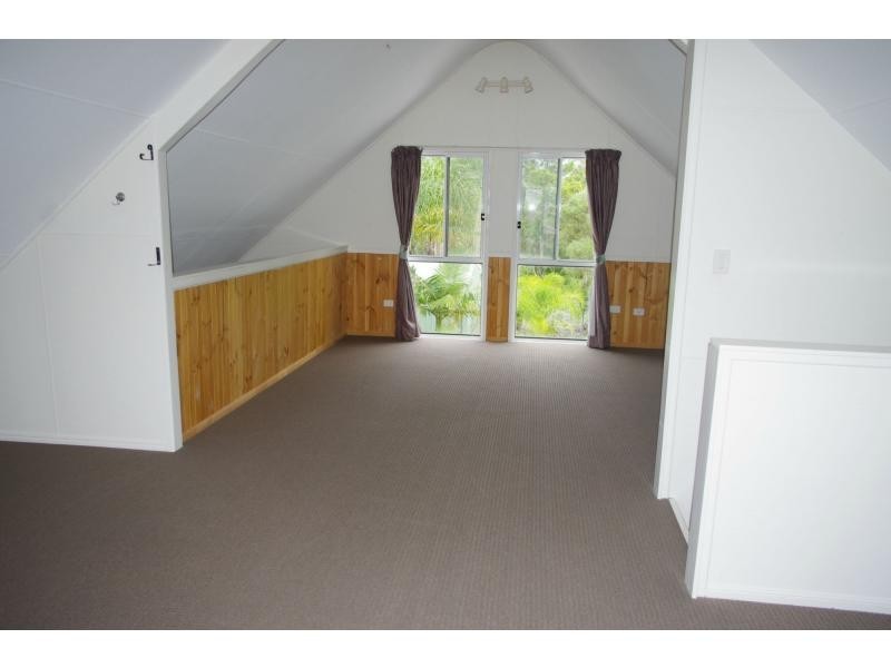 24 Rhodes Street, Macleay Island QLD 4184