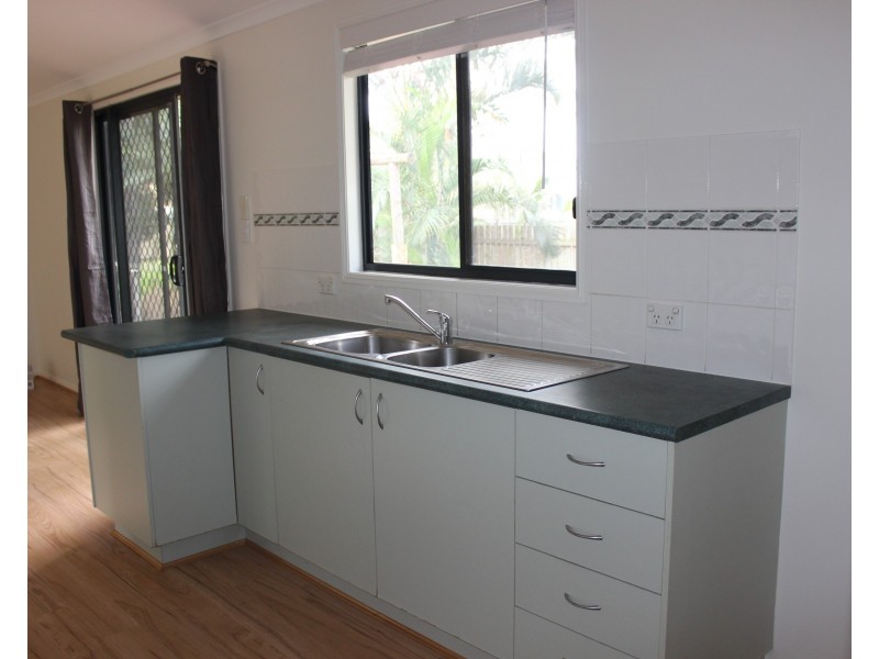 27 Tingara Street, Macleay Island QLD 4184
