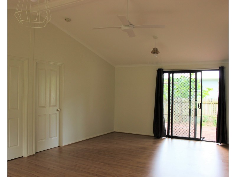 27 Tingara Street, Macleay Island QLD 4184