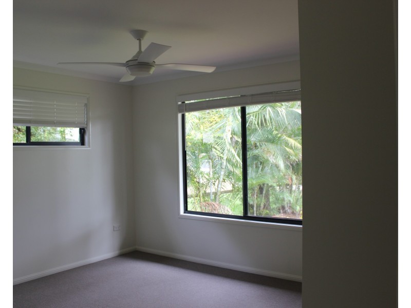 27 Tingara Street, Macleay Island QLD 4184