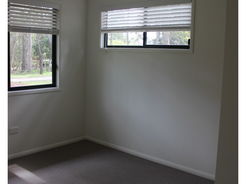 27 Tingara Street, Macleay Island QLD 4184