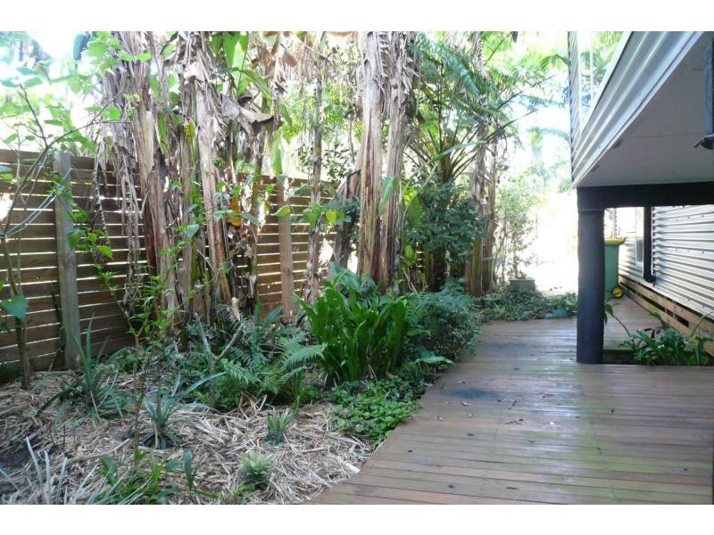 68 High Central Road, Macleay Island QLD 4184