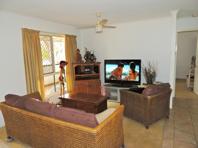 2 Parakeet Street, Macleay Island QLD 4184