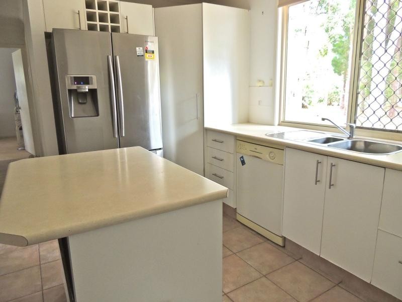 2 Parakeet Street, Macleay Island QLD 4184