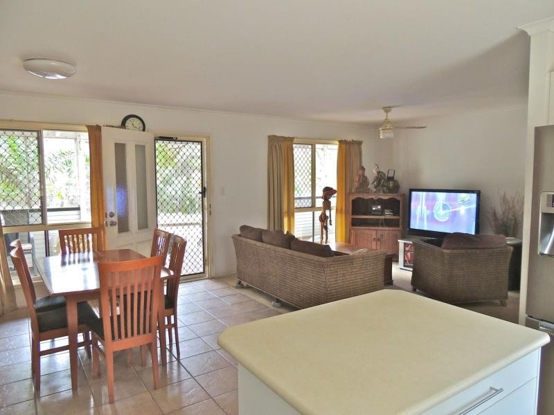 2 Parakeet Street, Macleay Island QLD 4184